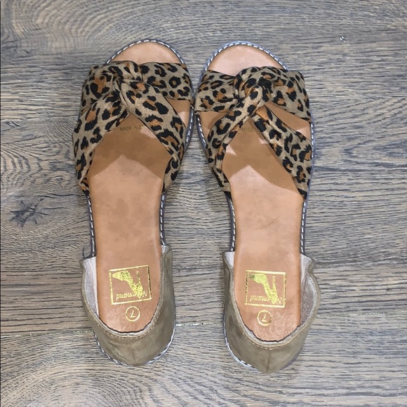 NIB Leopard Flats - Picture 4 of 4